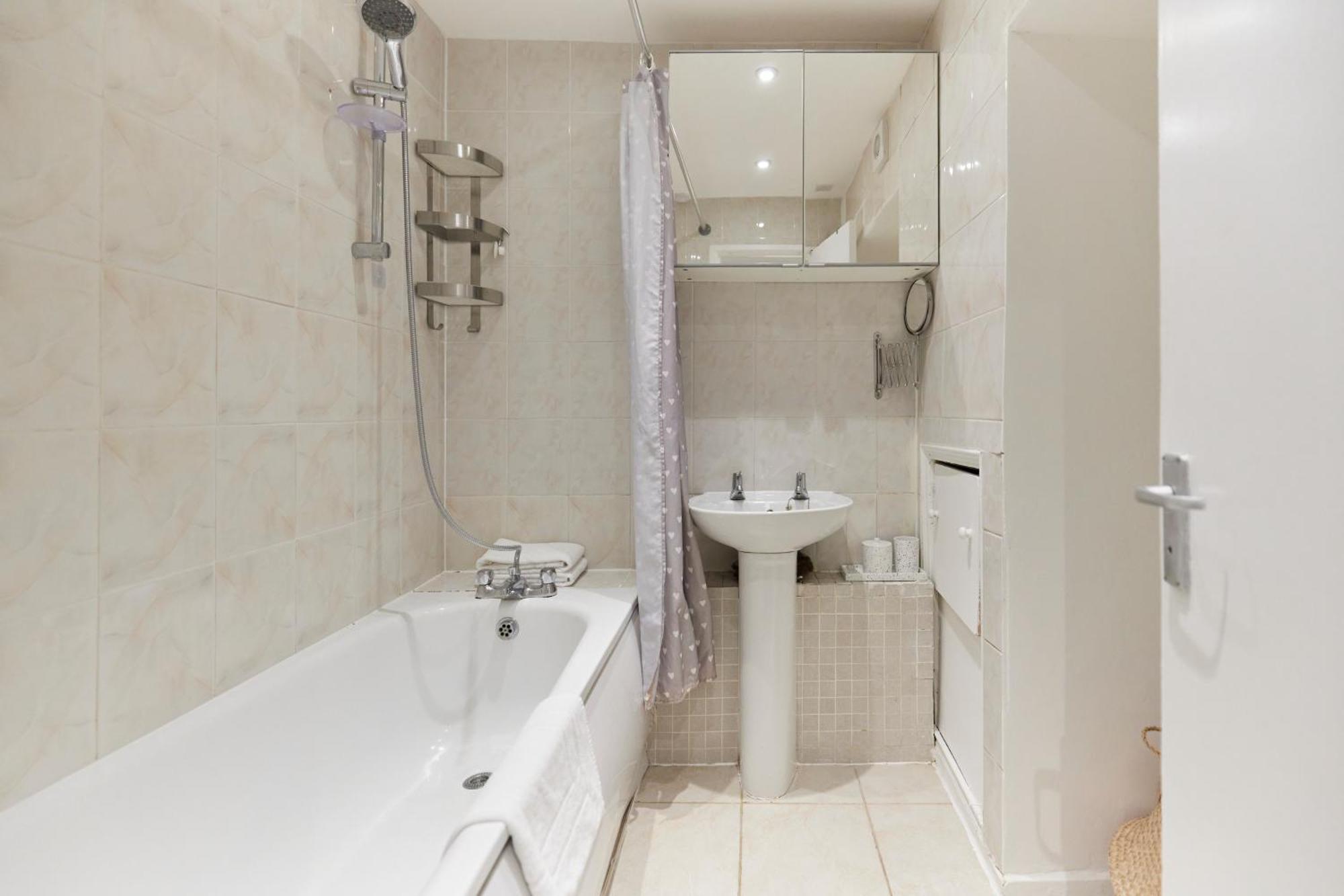 The Kennington Park Crib - Lovely 2Bdr Flat With Garden 런던 외부 사진
