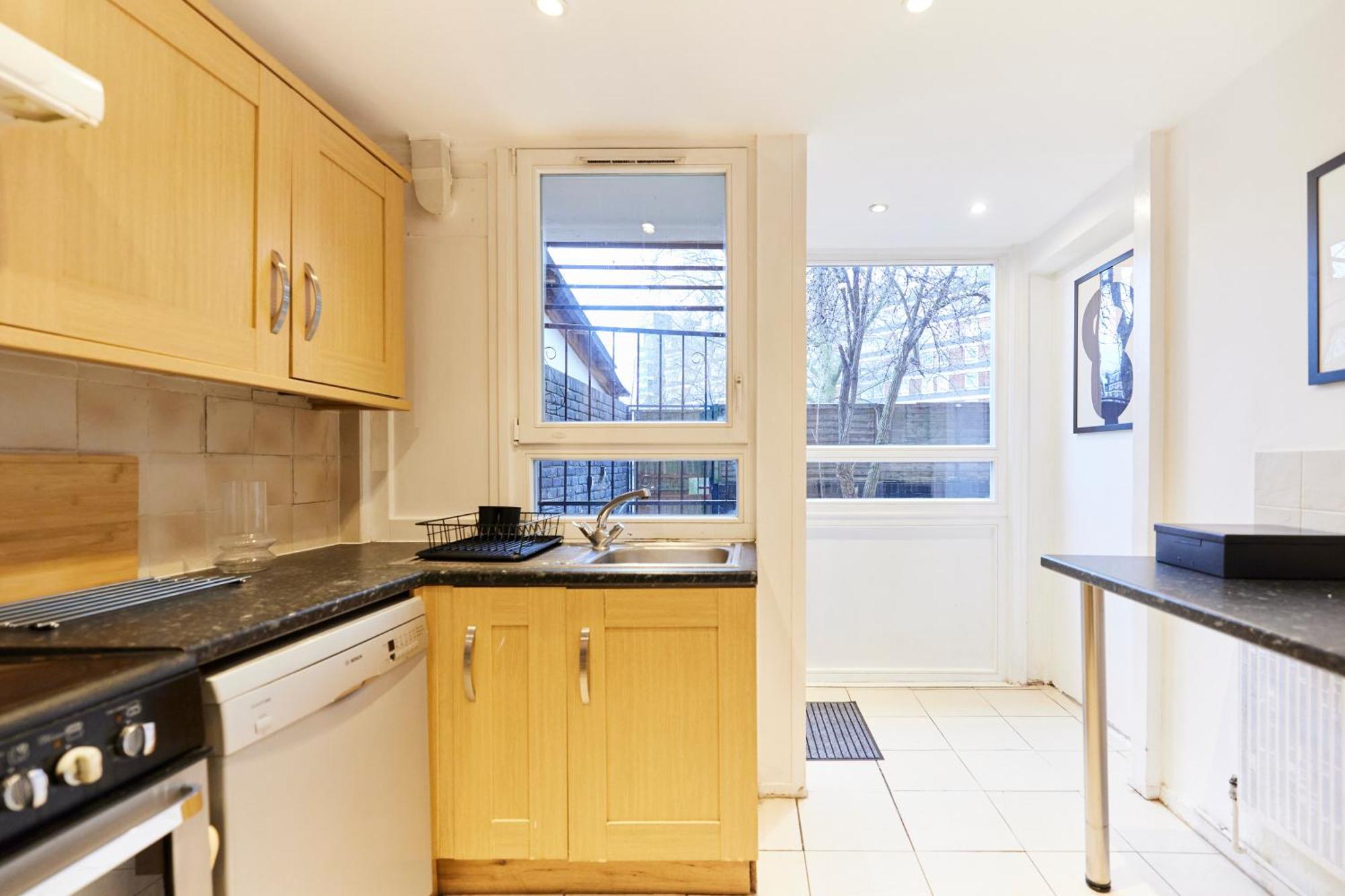 The Kennington Park Crib - Lovely 2Bdr Flat With Garden 런던 외부 사진