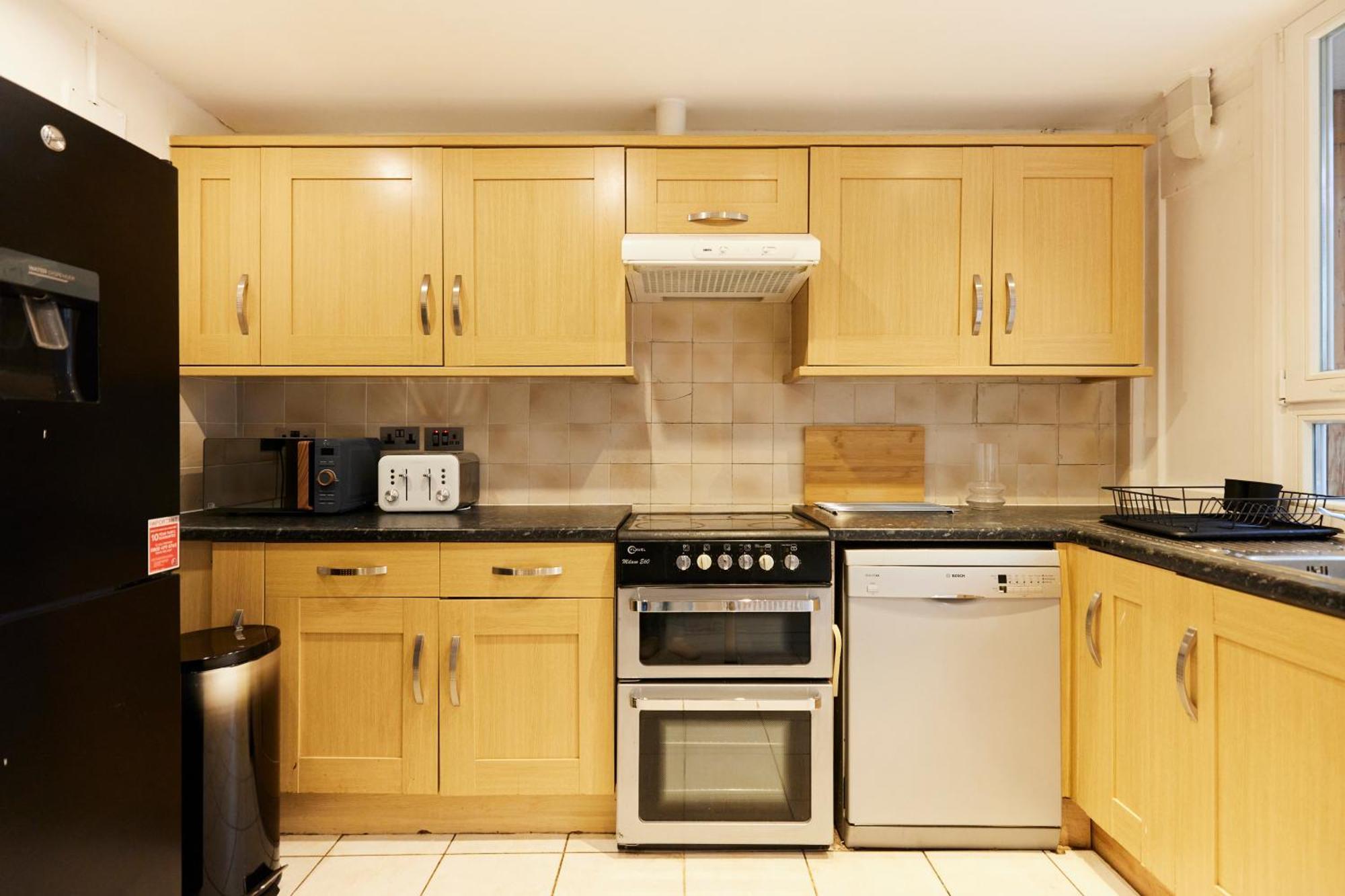 The Kennington Park Crib - Lovely 2Bdr Flat With Garden 런던 외부 사진